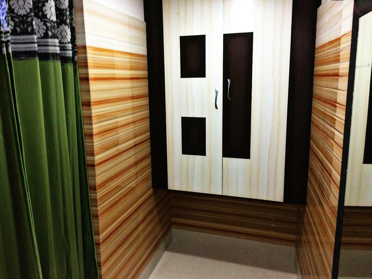 Oyo 16064 Tirupati Lodge Силигури Экстерьер фото
