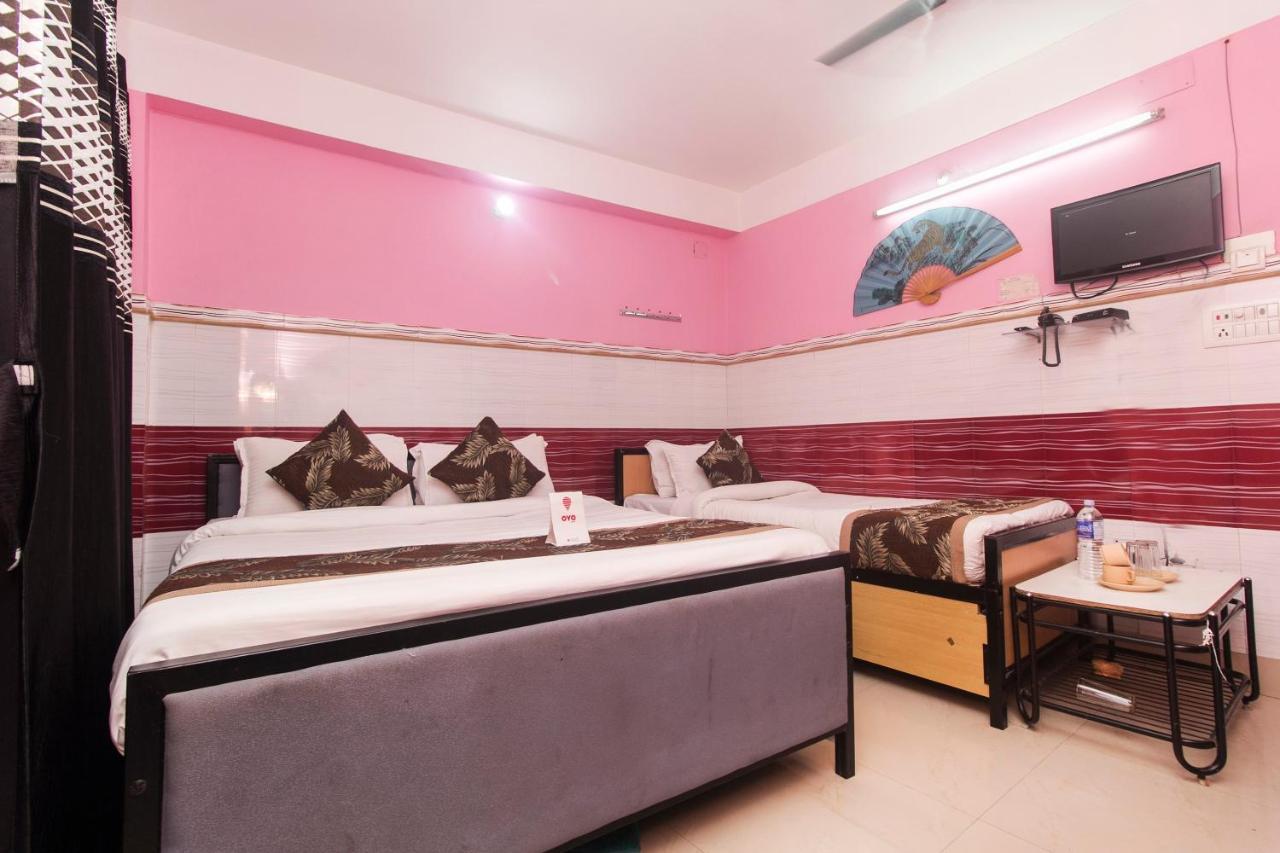 Oyo 16064 Tirupati Lodge Силигури Экстерьер фото